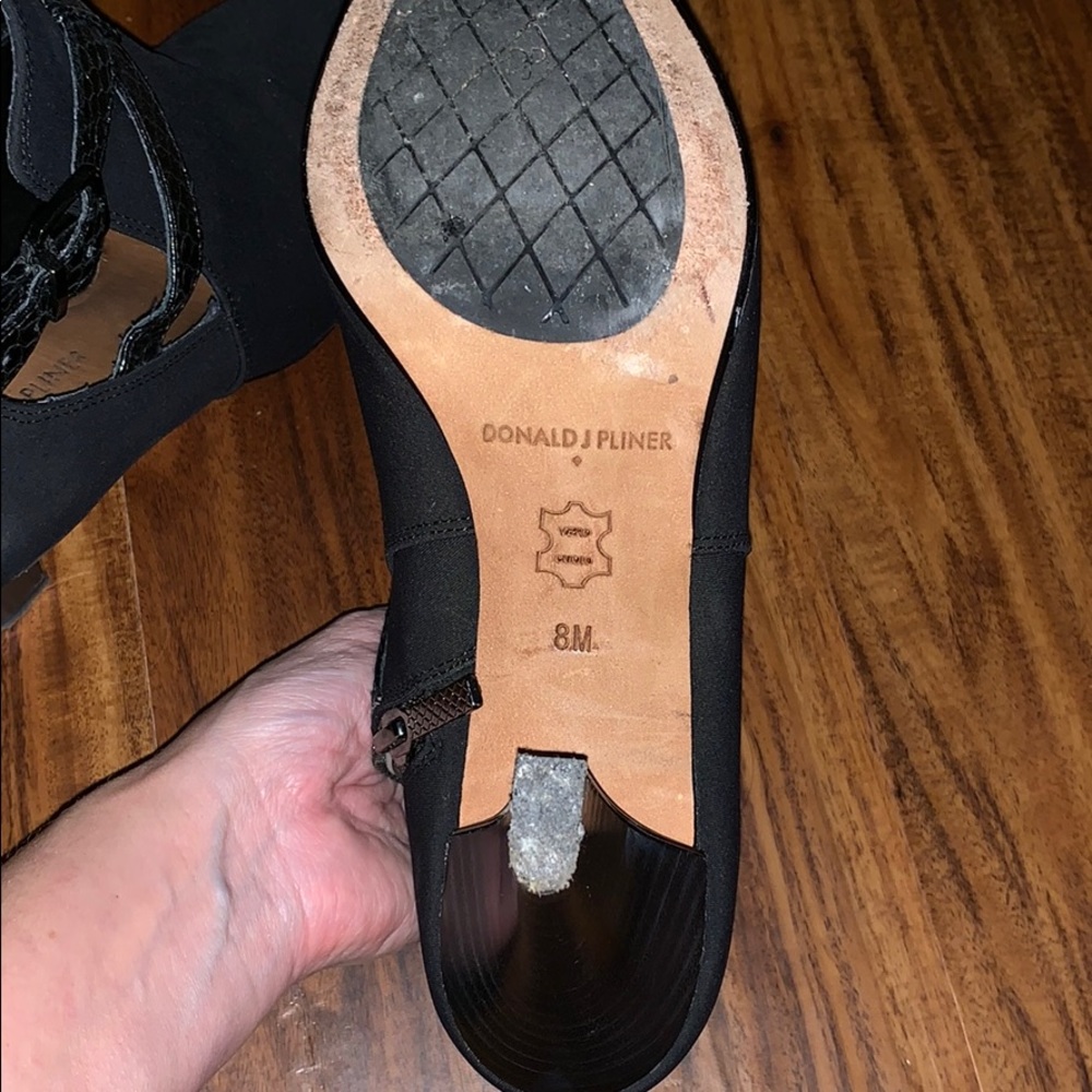 Shoes - Picture 4 of 8